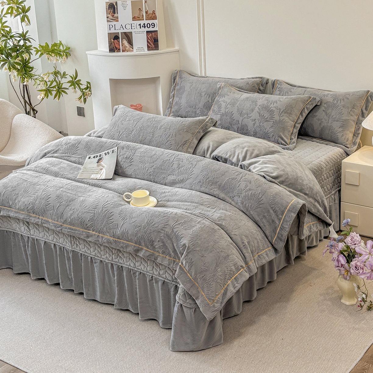 91家纺网 家纺一手货源 找家纺 金艾草 2025新款牛奶绒立体雕花夹棉床盖四件套向日葵-深灰