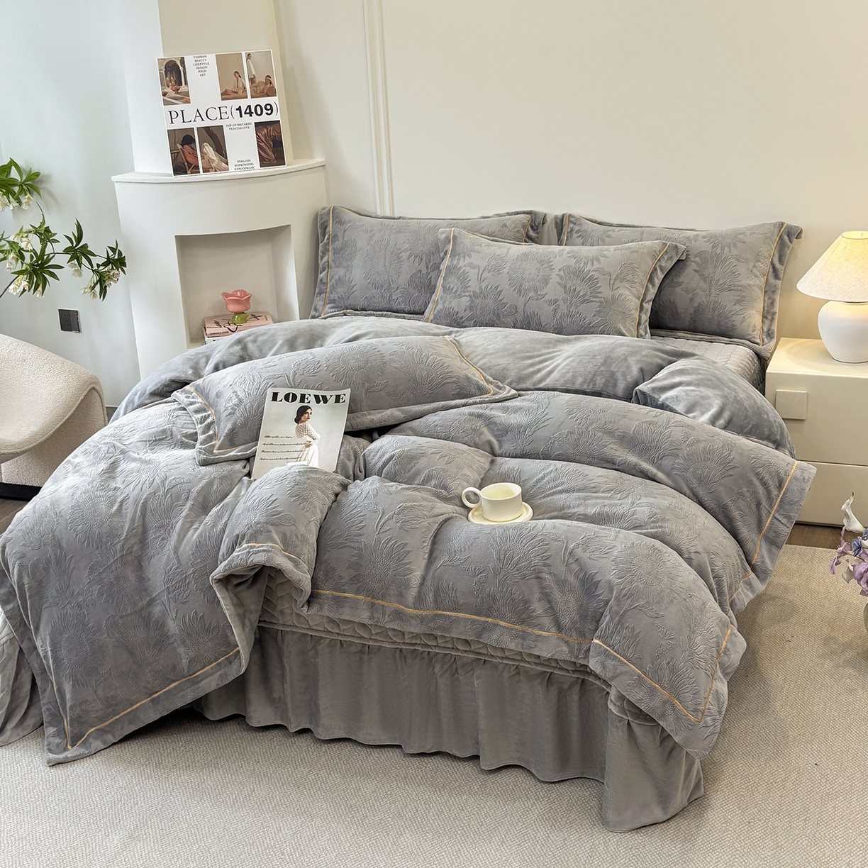 91家纺网 家纺一手货源 找家纺 金艾草 2025新款牛奶绒立体雕花夹棉床盖四件套向日葵-深灰