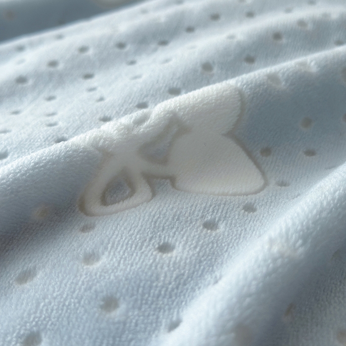 91家纺网 家纺一手货源 找家纺 澳梵家居 2025新款雕花牛奶绒韩版四件套-玫瑰蝶语 海盐樱桃