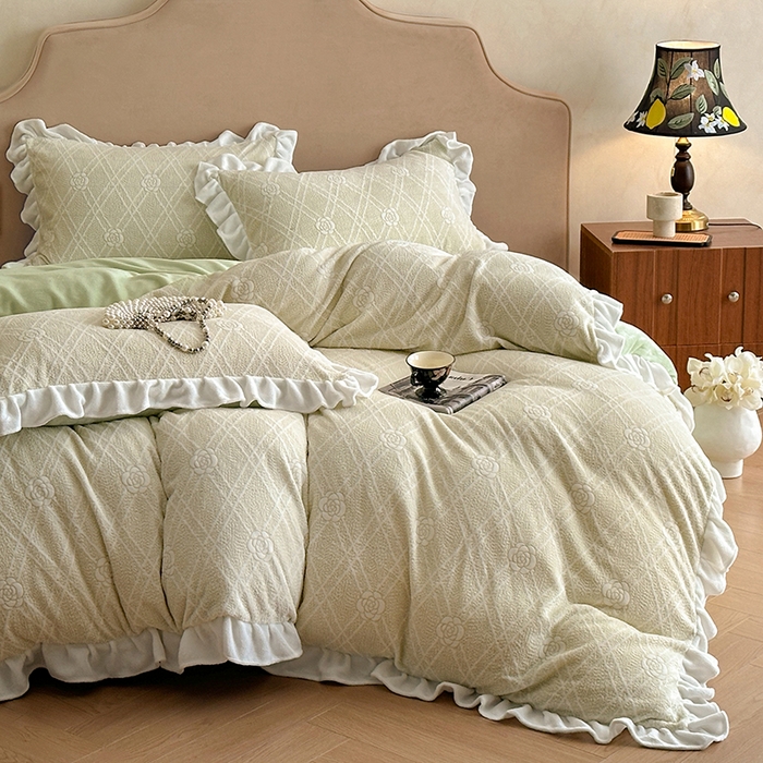 91家纺网 家纺一手货源 找家纺 澳梵家居 2025新款雕花牛奶绒韩版四件套-玫瑰蝶语 菱香山茶