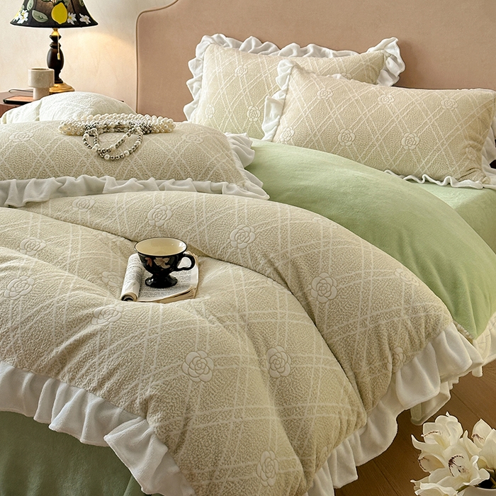 91家纺网 家纺一手货源 找家纺 澳梵家居 2025新款雕花牛奶绒韩版四件套-玫瑰蝶语 菱香山茶