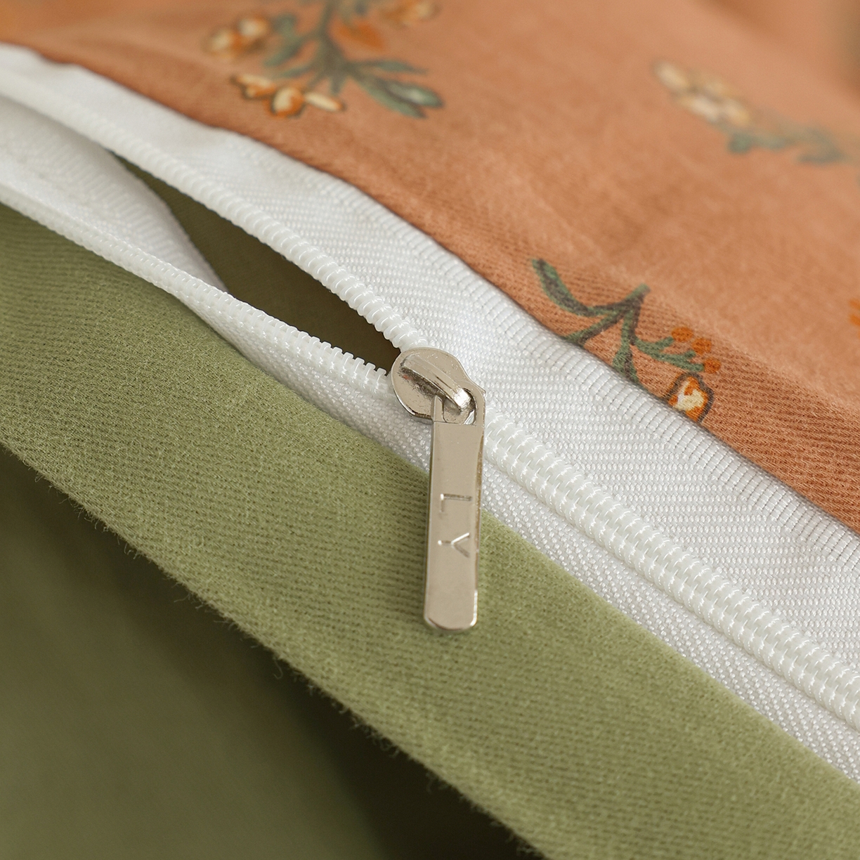 91家纺网 家纺一手货源 找家纺 绫韵家纺 2025秋冬新品生态全棉磨毛冬季纯棉磨毛四件套系列 花语遥香-咖