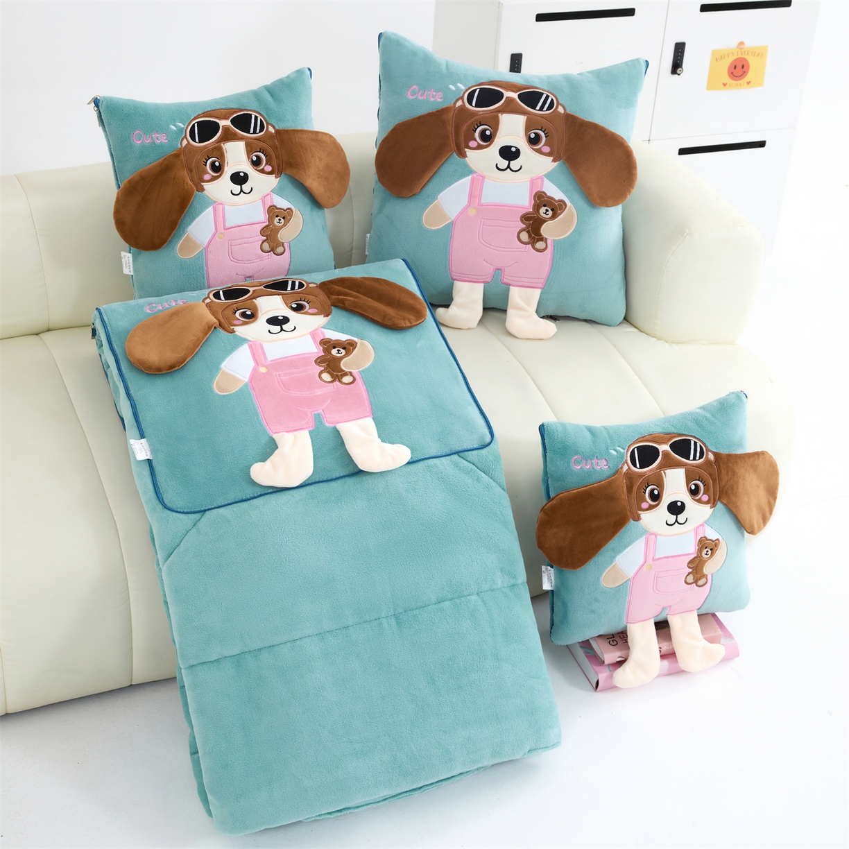 91家纺网 家纺一手货源 找家纺 吉利家居2025新款牛奶绒贴布绣多功能抱枕被-天使狗（控价小号68   大号98） 兰亭绿