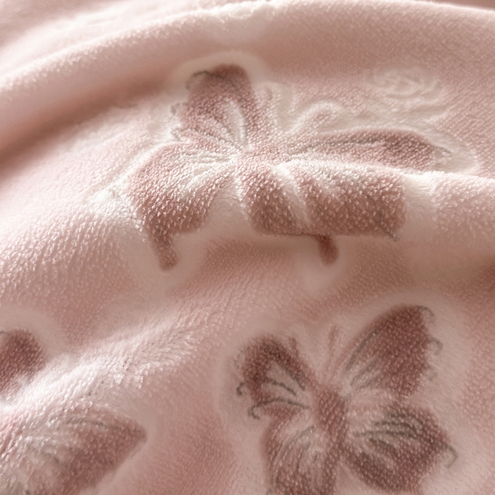 91家纺网 家纺一手货源 找家纺 澳梵家居 2025新款雕花牛奶绒韩版四件套-玫瑰蝶语 玫瑰蝶语