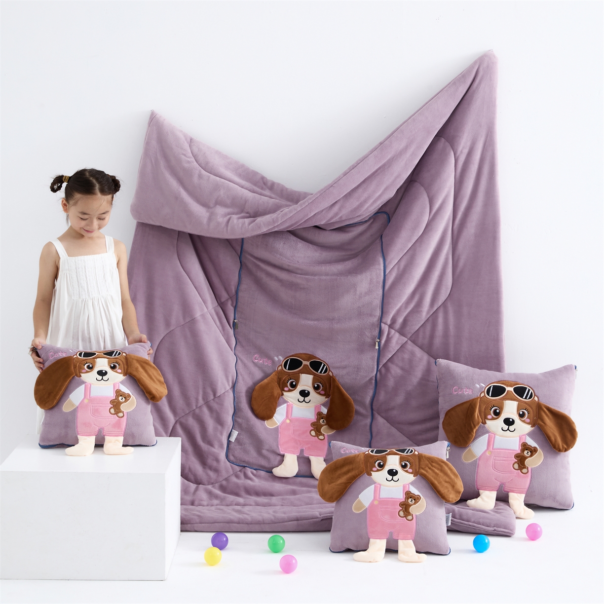 91家纺网 家纺一手货源 找家纺 吉利家居2025新款牛奶绒贴布绣多功能抱枕被-天使狗（控价小号68   大号98） 紫熏