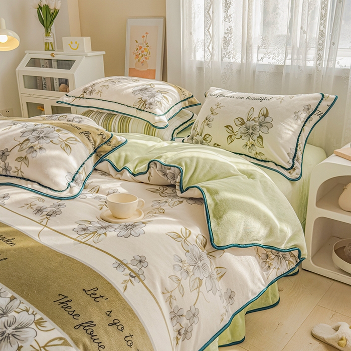 91家纺网 家纺一手货源 找家纺 亿品2025直播爆款9.5斤牛奶绒四件套加厚保暖床裙四件套 情怀