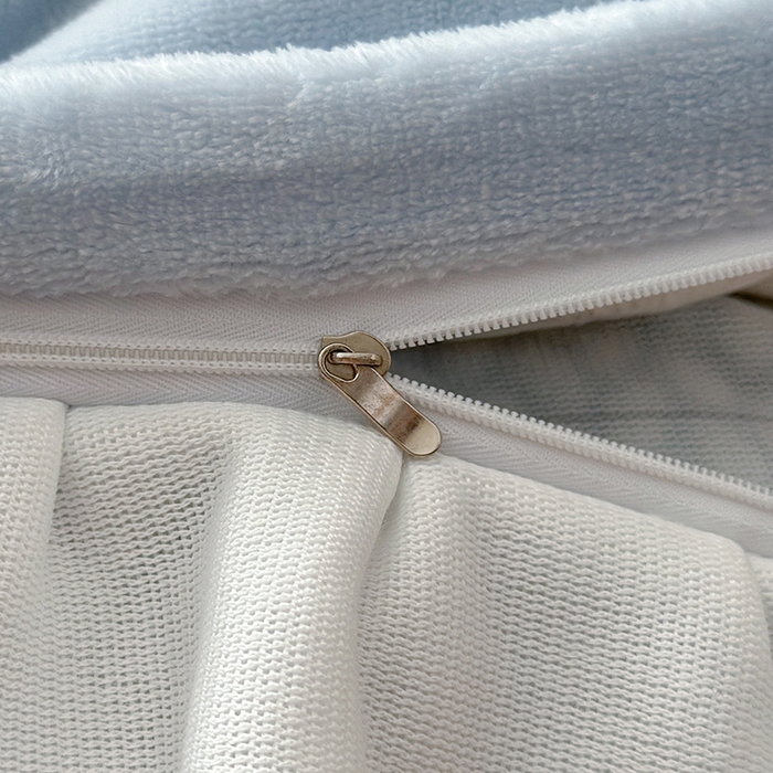 91家纺网 家纺一手货源 找家纺 澳梵家居 2025新款雕花牛奶绒韩版四件套-玫瑰蝶语 月影兔踪-蓝