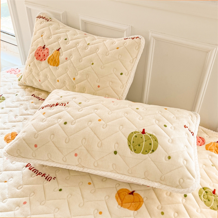 91家纺网 家纺一手货源 找家纺 小萌虎 2025新款A类防静电牛奶绒印花夹棉床笠 小南瓜