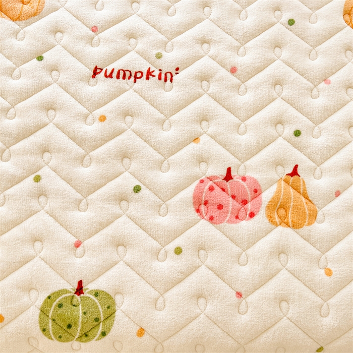 91家纺网 家纺一手货源 找家纺 小萌虎 2025新款A类防静电牛奶绒印花夹棉床笠 小南瓜