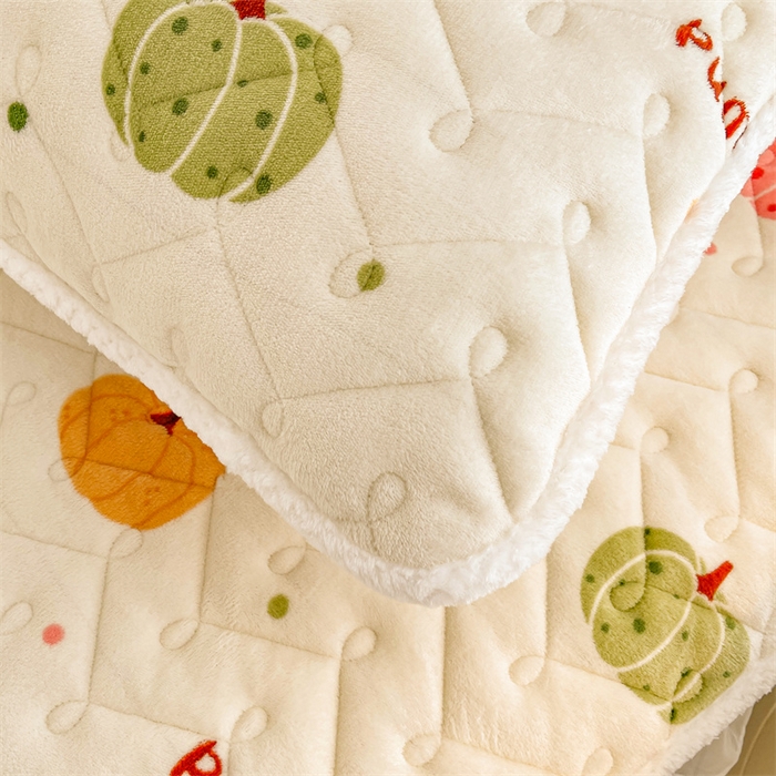 91家纺网 家纺一手货源 找家纺 小萌虎 2025新款A类防静电牛奶绒印花夹棉床笠 小南瓜