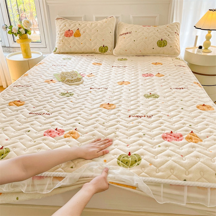 91家纺网 家纺一手货源 找家纺 小萌虎 2025新款A类防静电牛奶绒印花夹棉床笠 小南瓜