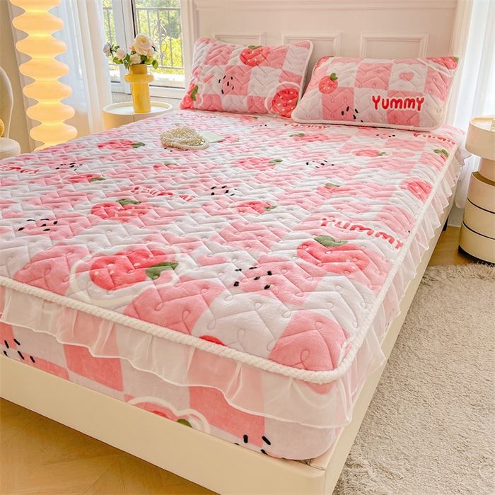 91家纺网 家纺一手货源 找家纺 小萌虎 2025新款A类防静电牛奶绒印花夹棉床笠 草莓派