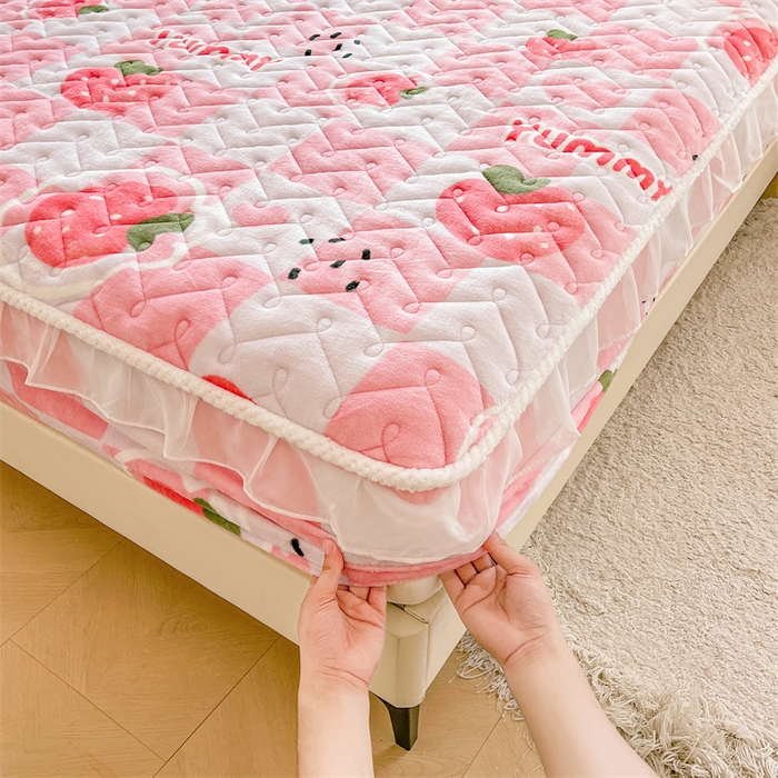 91家纺网 家纺一手货源 找家纺 小萌虎 2025新款A类防静电牛奶绒印花夹棉床笠 草莓派