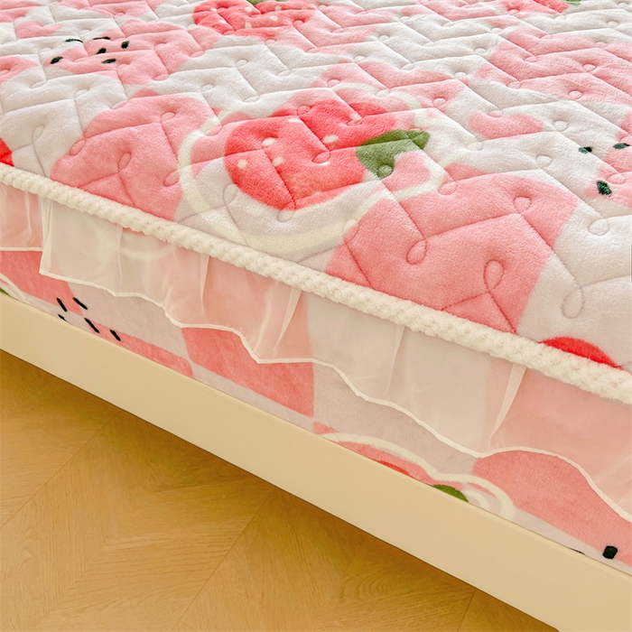 91家纺网 家纺一手货源 找家纺 小萌虎 2025新款A类防静电牛奶绒印花夹棉床笠 草莓派