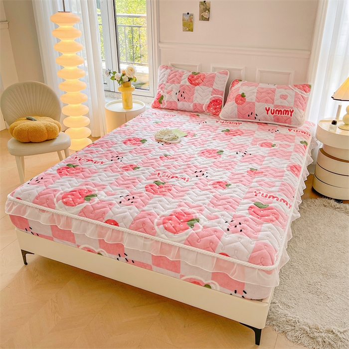 91家纺网 家纺一手货源 找家纺 小萌虎 2025新款A类防静电牛奶绒印花夹棉床笠 草莓派