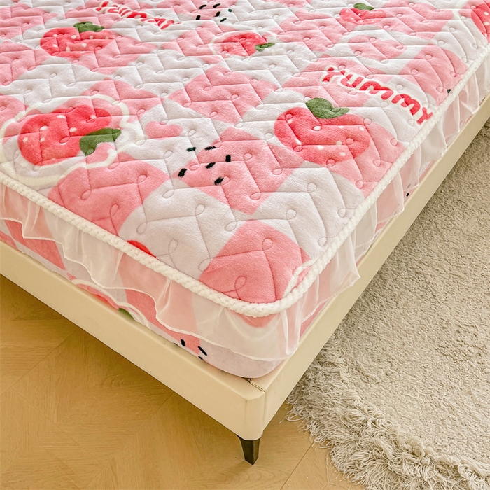 91家纺网 家纺一手货源 找家纺 小萌虎 2025新款A类防静电牛奶绒印花夹棉床笠 草莓派