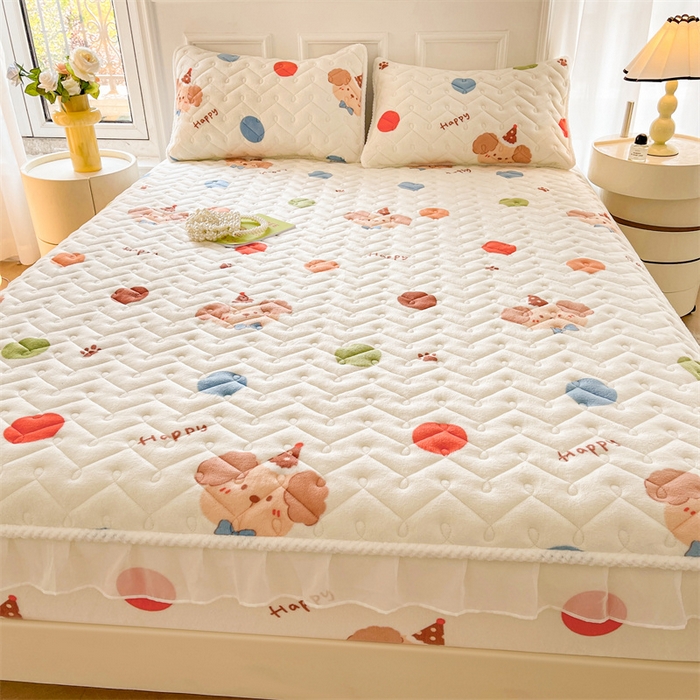 91家纺网 家纺一手货源 找家纺 小萌虎 2025新款A类防静电牛奶绒印花夹棉床笠 波点狗