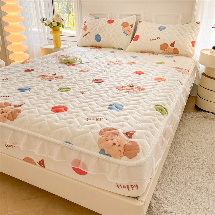 91家纺网 家纺一手货源 找家纺 小萌虎 2025新款A类防静电牛奶绒印花夹棉床笠 波点狗