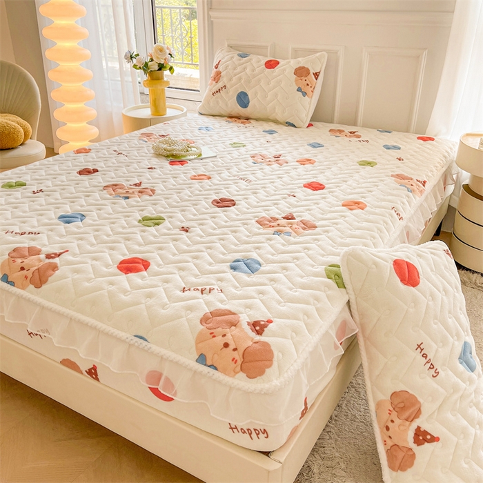 91家纺网 家纺一手货源 找家纺 小萌虎 2025新款A类防静电牛奶绒印花夹棉床笠 波点狗