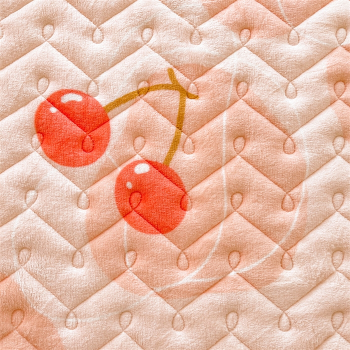 91家纺网 家纺一手货源 找家纺 小萌虎 2025新款A类防静电牛奶绒印花夹棉床笠 大樱桃