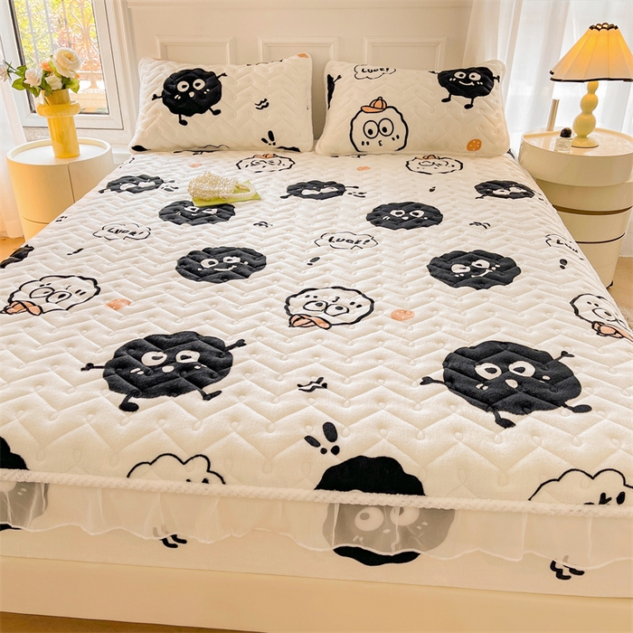 91家纺网 家纺一手货源 找家纺 小萌虎 2025新款A类防静电牛奶绒印花夹棉床笠 黑豆精灵