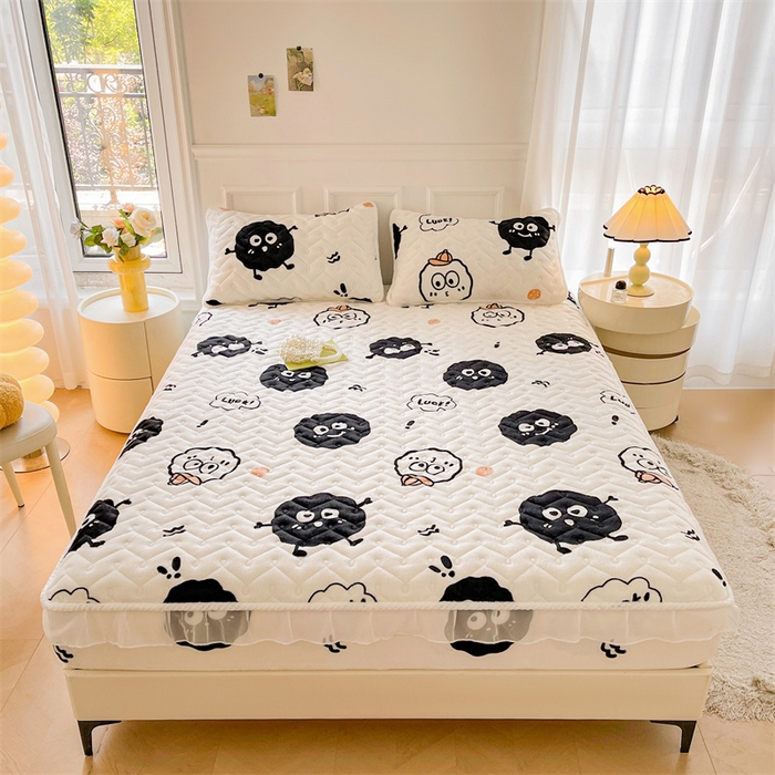 91家纺网 家纺一手货源 找家纺 小萌虎 2025新款A类防静电牛奶绒印花夹棉床笠 黑豆精灵