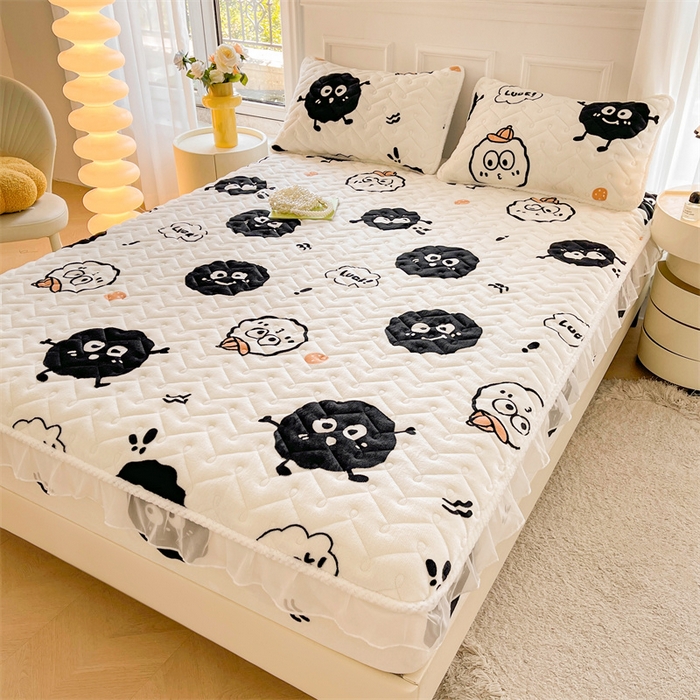 91家纺网 家纺一手货源 找家纺 小萌虎 2025新款A类防静电牛奶绒印花夹棉床笠 黑豆精灵