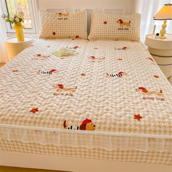 91家纺网 家纺一手货源 找家纺 小萌虎 2025新款A类防静电牛奶绒印花夹棉床笠 腊肠犬