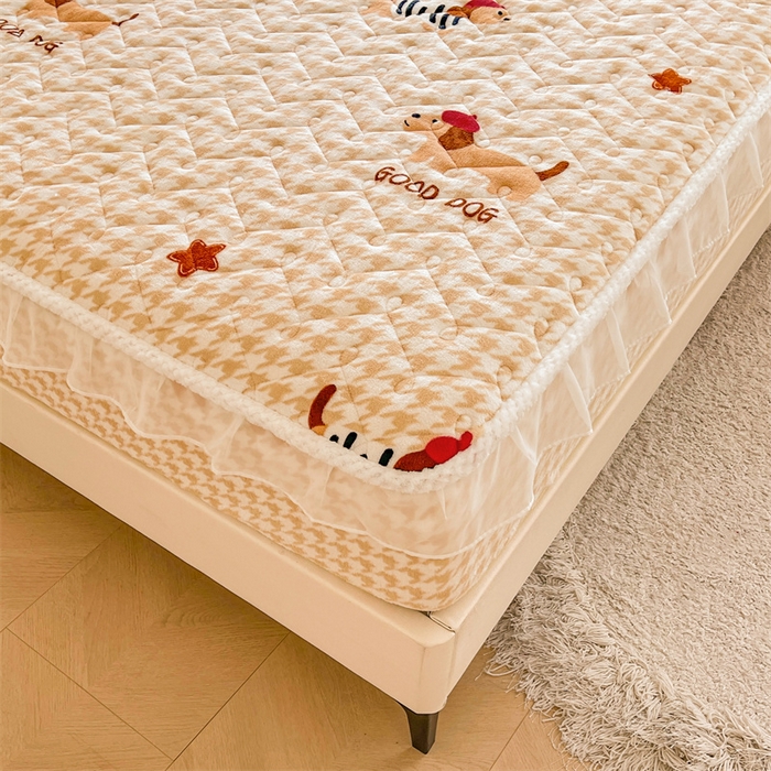 91家纺网 家纺一手货源 找家纺 小萌虎 2025新款A类防静电牛奶绒印花夹棉床笠 腊肠犬