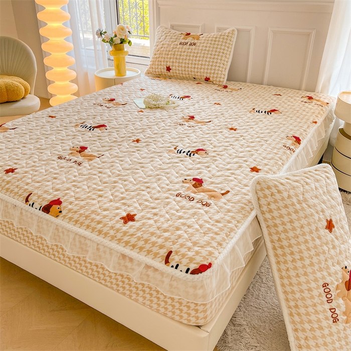 91家纺网 家纺一手货源 找家纺 小萌虎 2025新款A类防静电牛奶绒印花夹棉床笠 腊肠犬