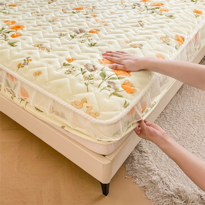 91家纺网 家纺一手货源 找家纺 小萌虎 2025新款A类防静电牛奶绒印花夹棉床笠 乐园