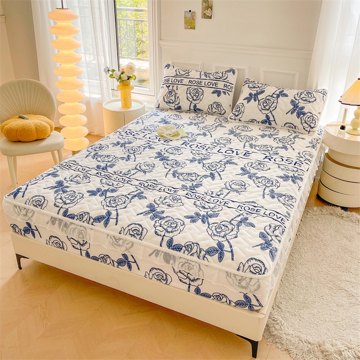 91家纺网 家纺一手货源 找家纺 小萌虎 2025新款A类防静电牛奶绒印花夹棉床笠 玫瑰物语