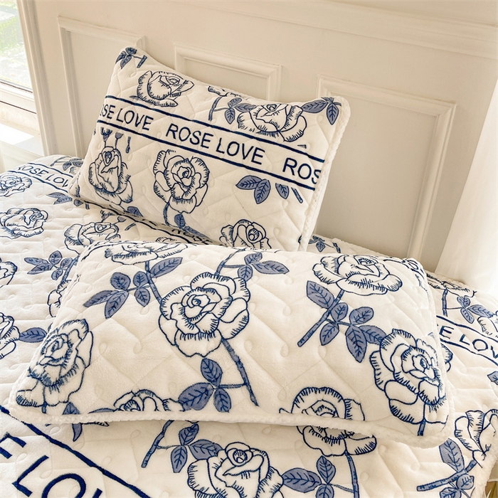 91家纺网 家纺一手货源 找家纺 小萌虎 2025新款A类防静电牛奶绒印花夹棉床笠 玫瑰物语