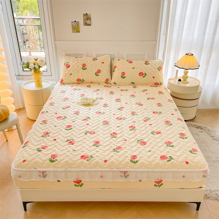 91家纺网 家纺一手货源 找家纺 小萌虎 2025新款A类防静电牛奶绒印花夹棉床笠 郁金香