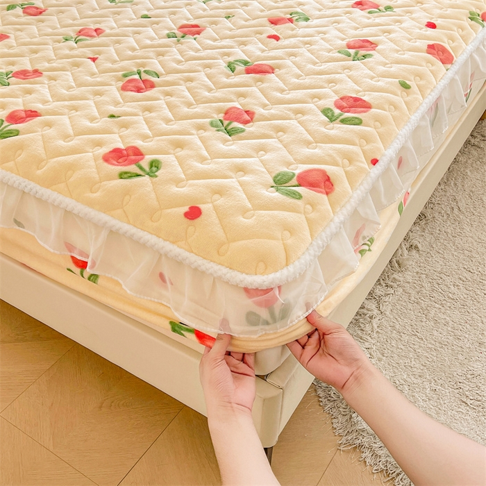 91家纺网 家纺一手货源 找家纺 小萌虎 2025新款A类防静电牛奶绒印花夹棉床笠 郁金香