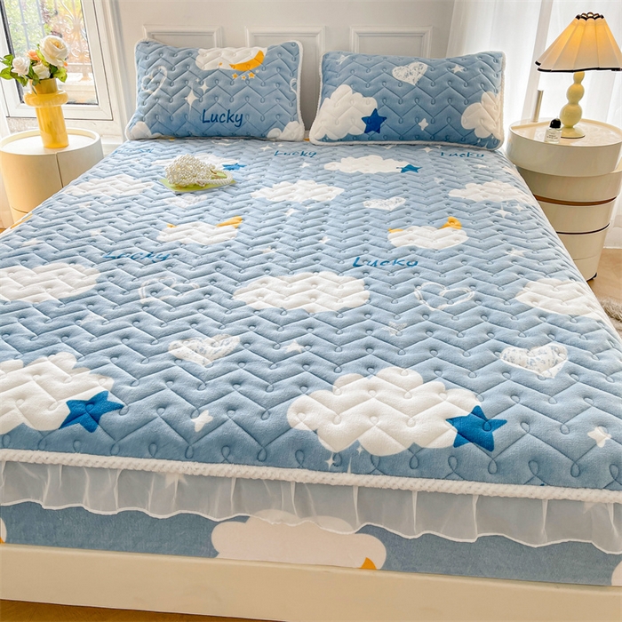 91家纺网 家纺一手货源 找家纺 小萌虎 2025新款A类防静电牛奶绒印花夹棉床笠 在云端