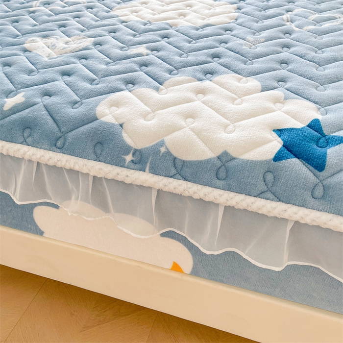 91家纺网 家纺一手货源 找家纺 小萌虎 2025新款A类防静电牛奶绒印花夹棉床笠 在云端