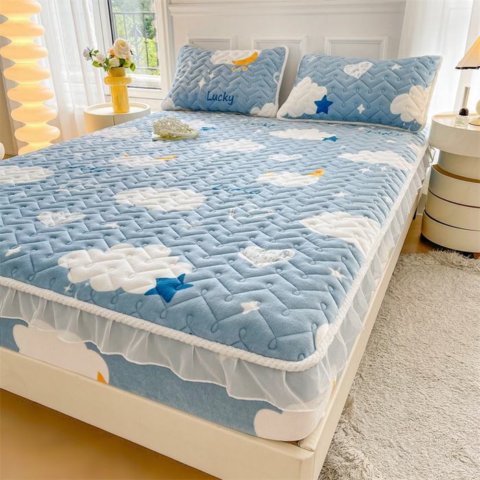 91家纺网 家纺一手货源 找家纺 小萌虎 2025新款A类防静电牛奶绒印花夹棉床笠 在云端