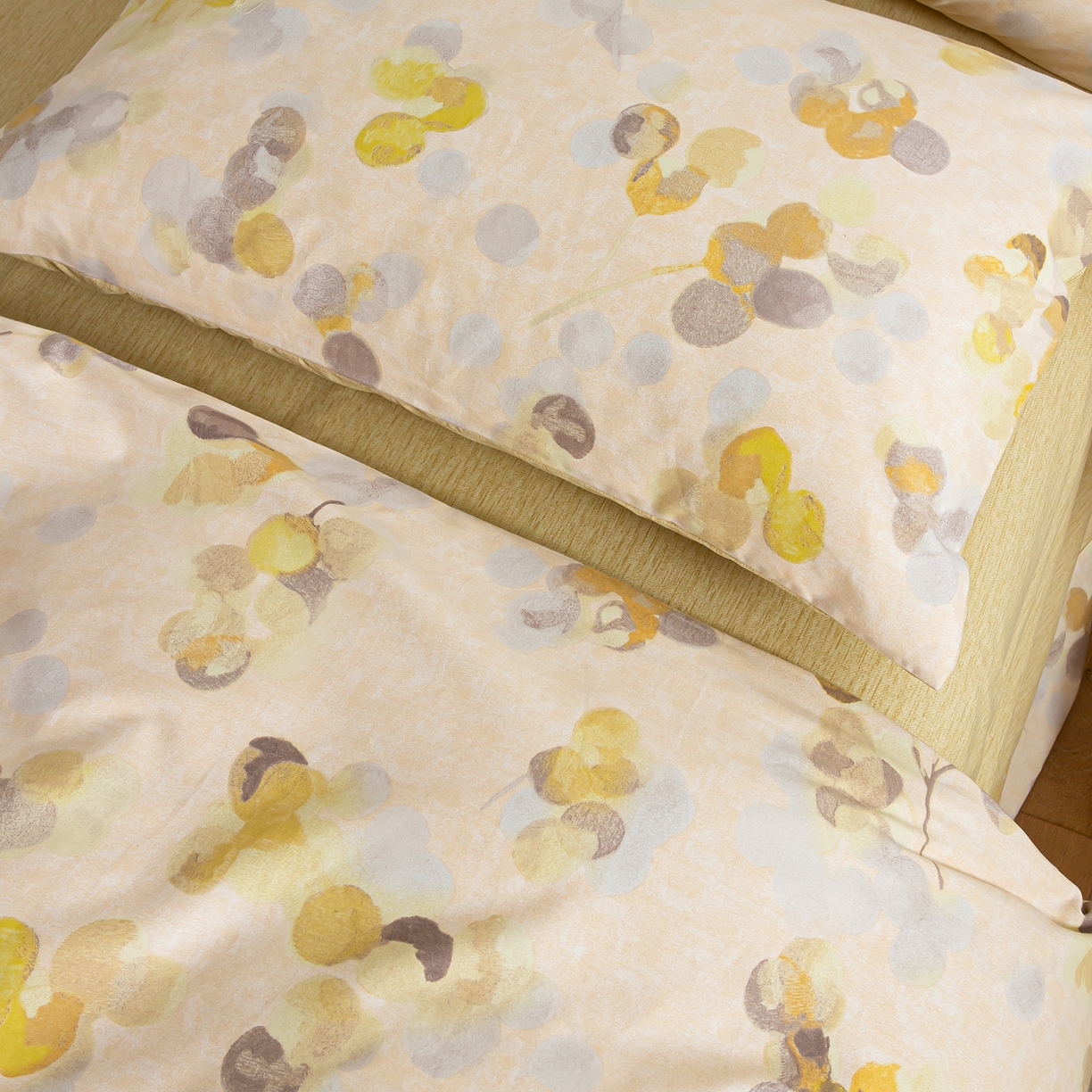 91家纺网 家纺一手货源 找家纺 绫韵家纺 2025秋冬新款印花全棉磨毛冬季加厚纯棉磨毛三件套四件套系列 四季风-黄