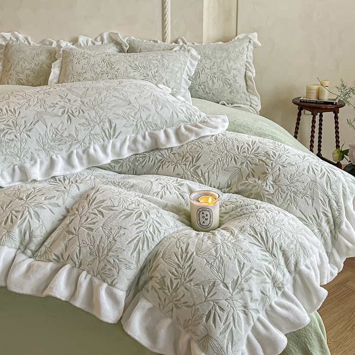 91家纺网 家纺一手货源 找家纺 （总）澳梵家居 2025新款雕花牛奶绒韩版四件套-竹影柔柔