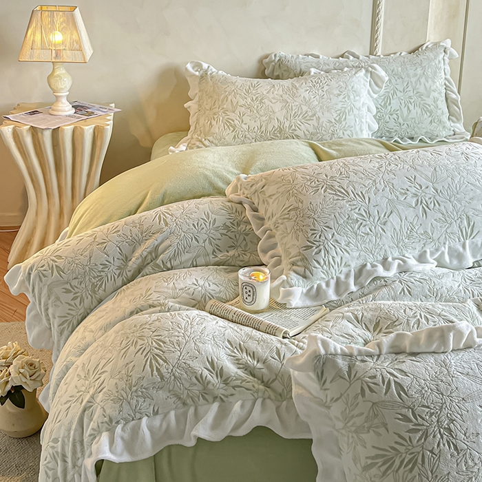 91家纺网 家纺一手货源 找家纺 （总）澳梵家居 2025新款雕花牛奶绒韩版四件套-竹影柔柔