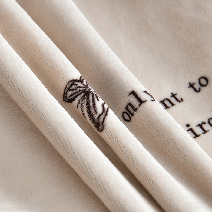 91家纺网 家纺一手货源 找家纺 亿品2025直播爆款9.5斤牛奶绒四件套加厚保暖床裙四件套 告白