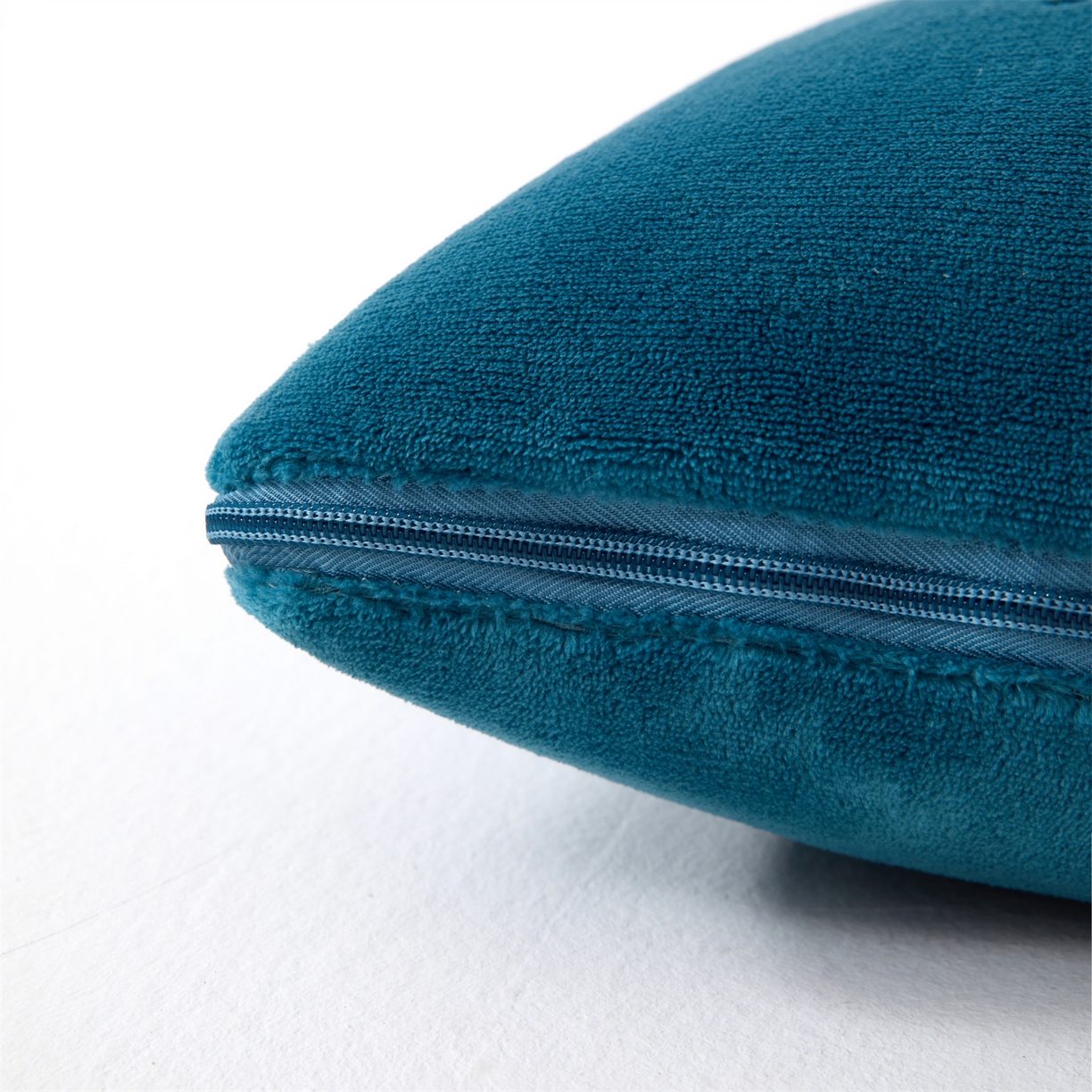 91家纺网 家纺一手货源 找家纺 （总）2025款牛奶绒多功能抱枕被-玫瑰绒语