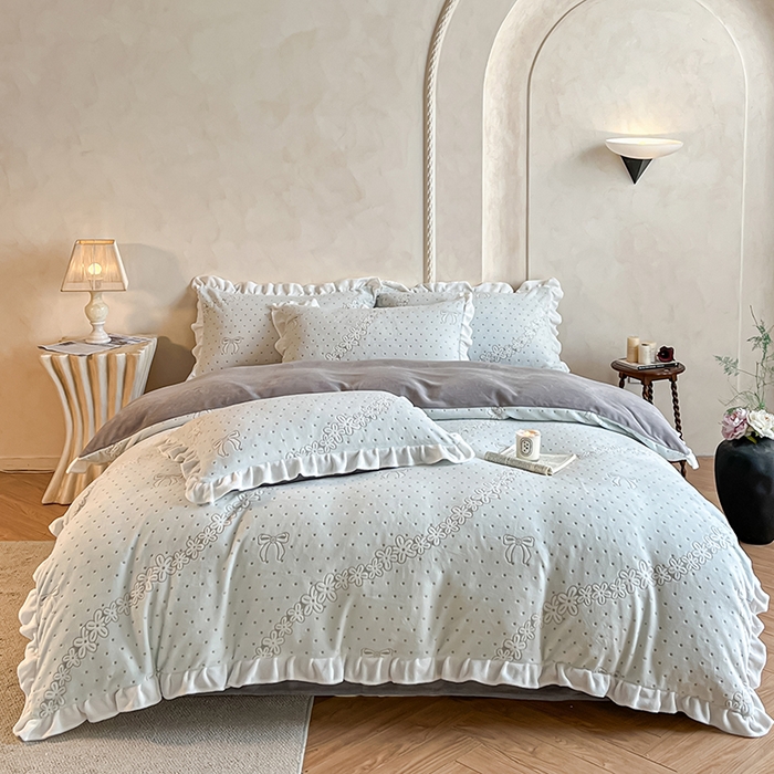 91家纺网 家纺一手货源 找家纺 （总）澳梵家居 2025新款雕花牛奶绒韩版四件套-竹影柔柔