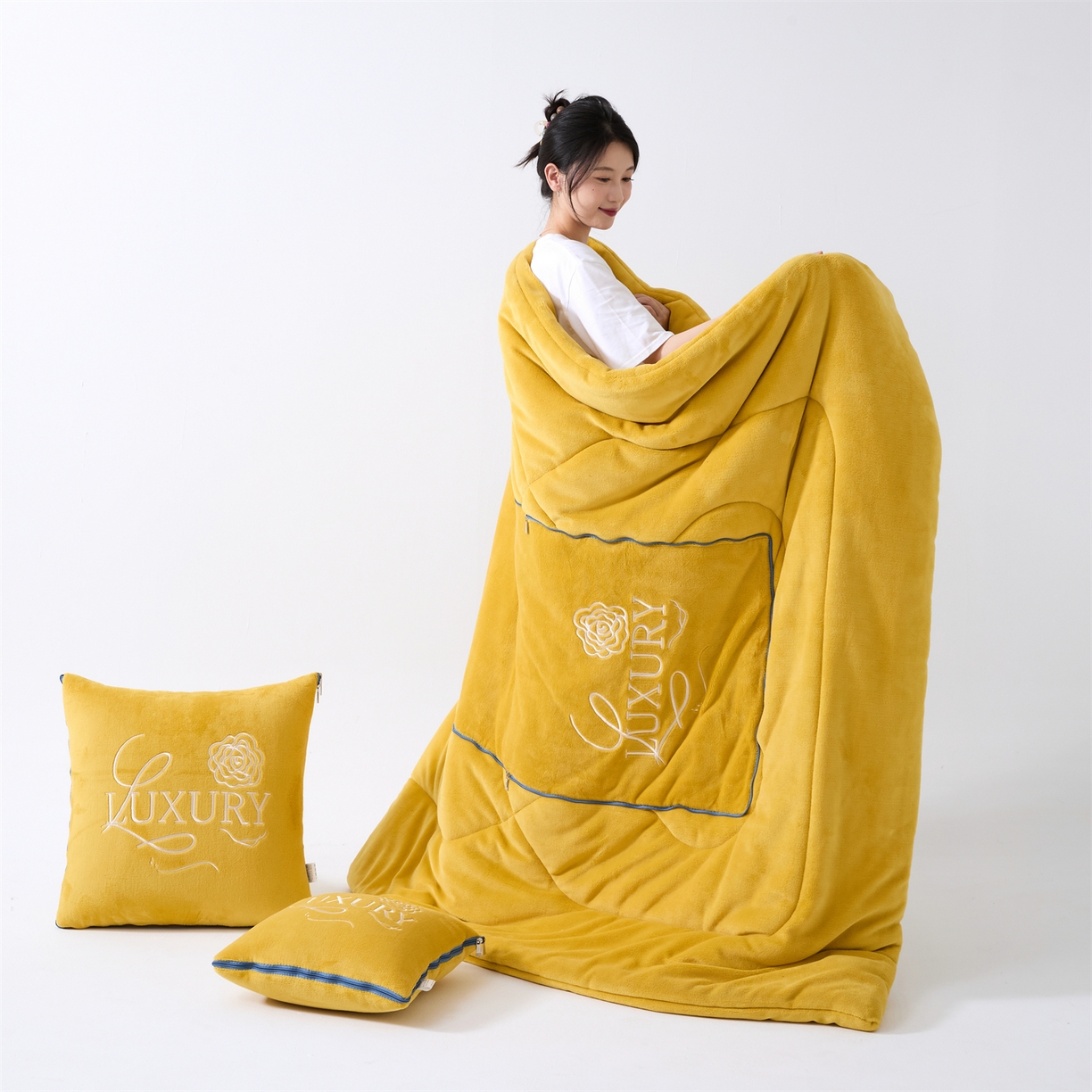 2025款牛奶绒多功能抱枕被-玫瑰绒语 柠檬黄