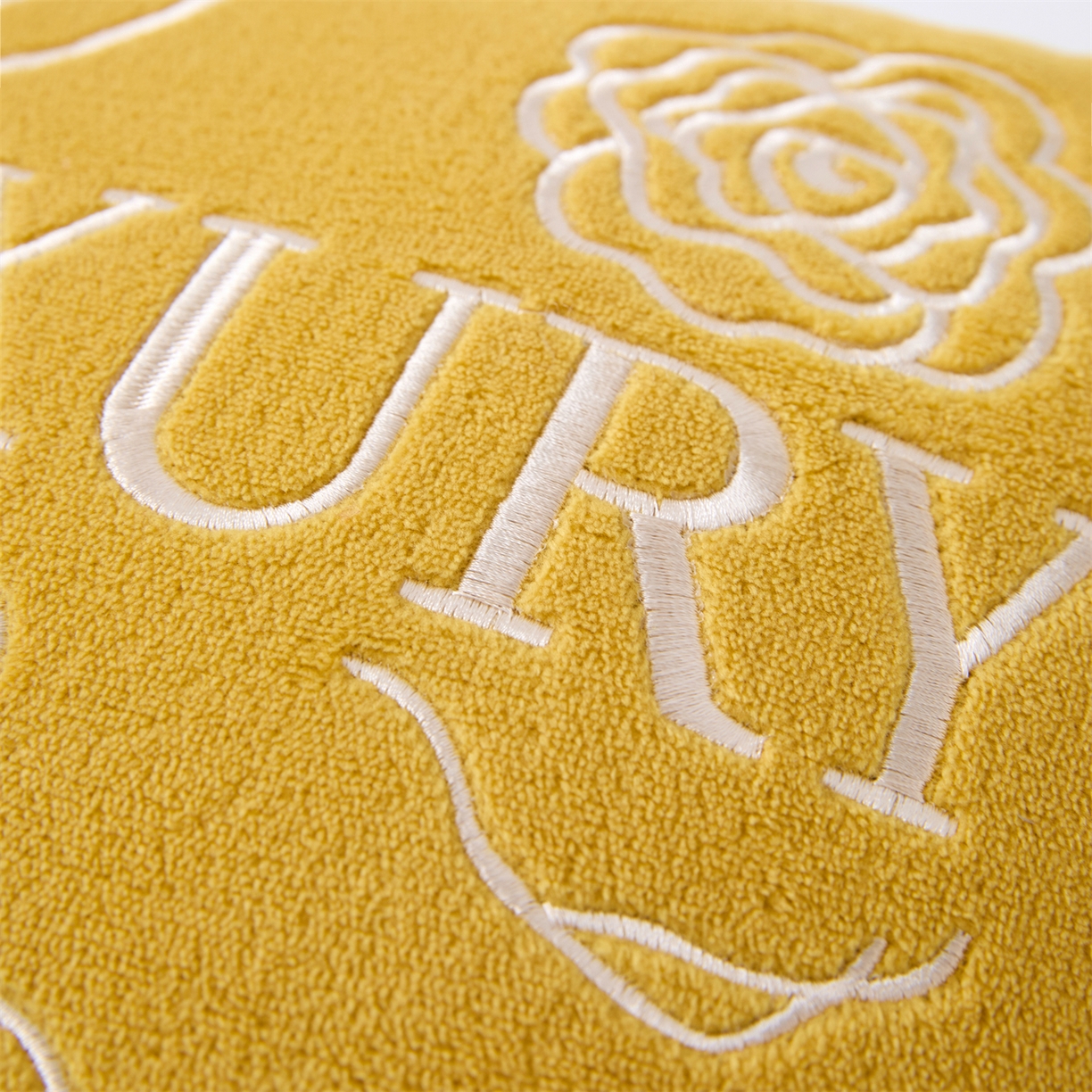 91家纺网 家纺一手货源 找家纺 2025款牛奶绒多功能抱枕被-玫瑰绒语 柠檬黄