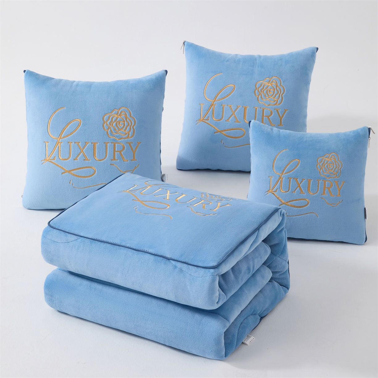 91家纺网 家纺一手货源 找家纺 2025款牛奶绒多功能抱枕被-玫瑰绒语 天空蓝