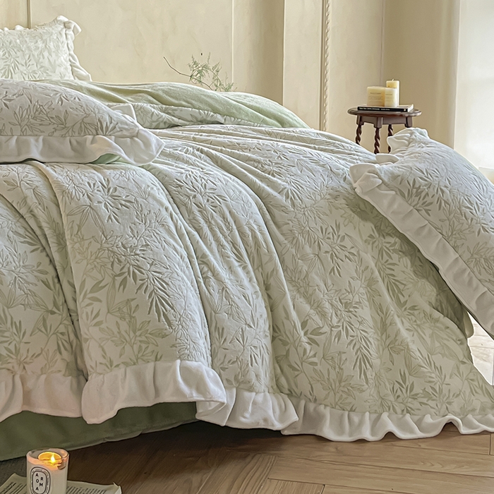 91家纺网 家纺一手货源 找家纺 澳梵家居 2025新款雕花牛奶绒韩版四件套-竹影柔柔 竹影柔柔