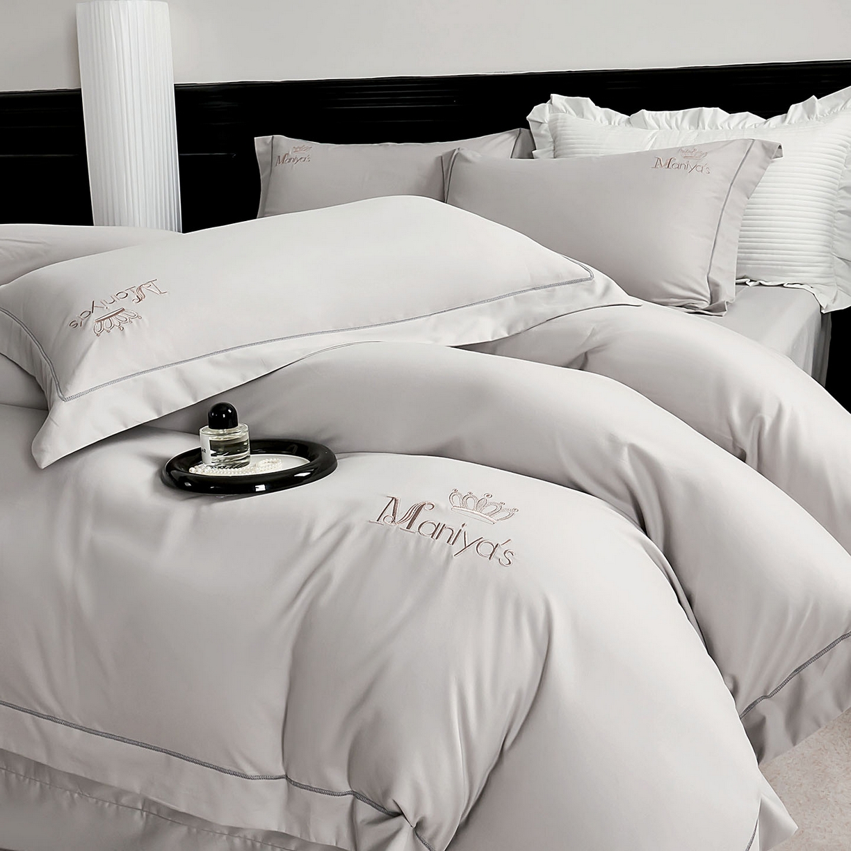 91家纺网 家纺一手货源 找家纺 U品汇 2025新品60S双股120支长绒棉加厚全棉纯棉磨毛刺绣花四件套超细磨毛宽边款礼盒装 希语-高级灰