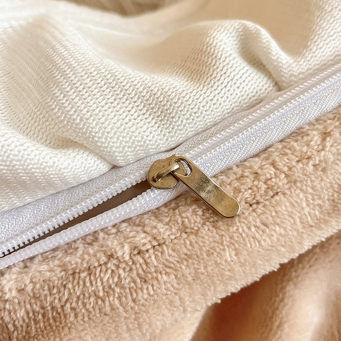 91家纺网 家纺一手货源 找家纺 澳梵家居 2025新款雕花牛奶绒韩版四件套-竹影柔柔 卡其叶影